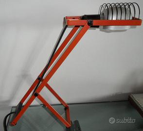 Lampada da tavolo Artemide Sintesi arancione