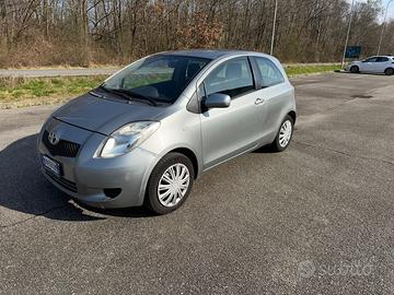 Toyota yaris 1.0 benzina