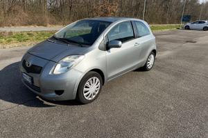 Toyota yaris 1.0 benzina