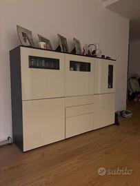 Elegante credenza moderna