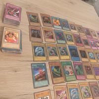 carte YU-GI-OH oltre 250pz prima edizione holo