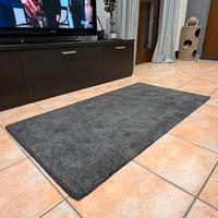Tappeto grigio scuro