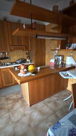 Cucina in legno completa