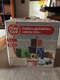 Gioco con cubo in legno