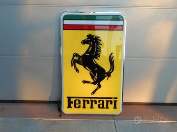 Insegna luminosa FERRARI