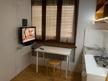 Monolocale arredato – Rivoli centro