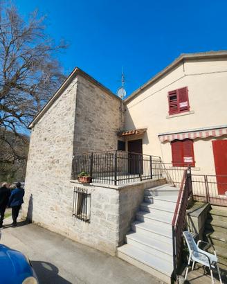 Casa indipendente in pietra a Parnacciano