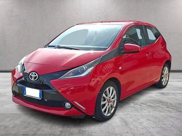 Toyota Aygo 1.0 x-play 5p m-mt