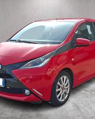 Toyota Aygo 1.0 x-play 5p m-mt