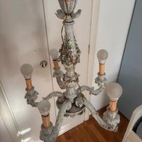 Lampadario in porcellana in stile Capodimonte