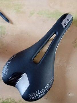 Sella bici corsa modello SLS selle Italia