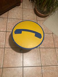 Insegna  telefono pubblico -tavolino