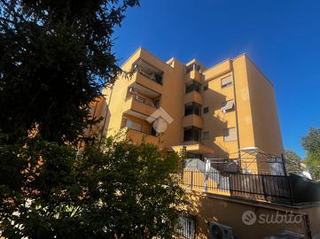 2 LOCALI A VELLETRI