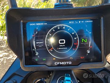 CF MOTO MT 800 PRATICAMENTE NUOVA.
