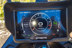 CF MOTO MT 800 PRATICAMENTE NUOVA.