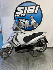 Piaggio Beverly 200