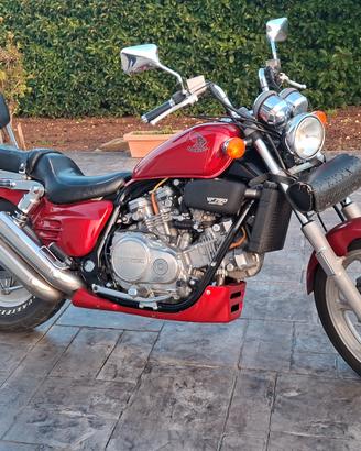 Honda custom vf750c