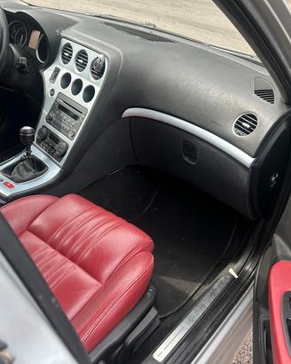 interni alfa 159