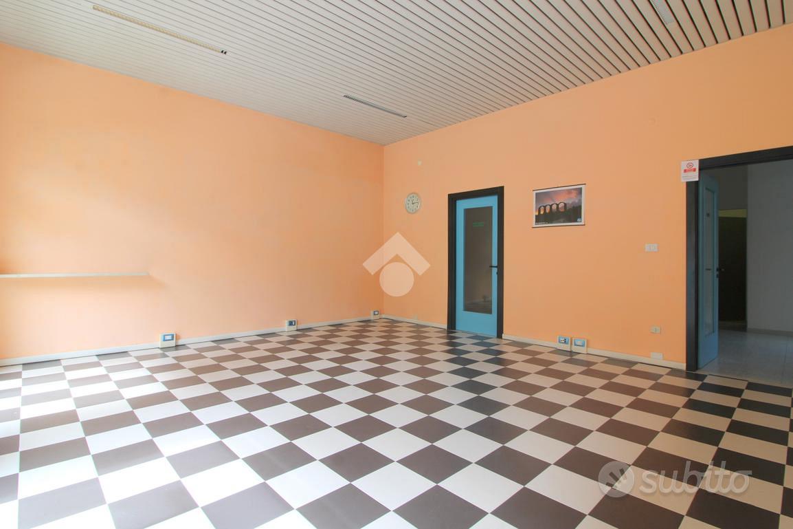 NEGOZIO A ACQUI TERME - Vista 3