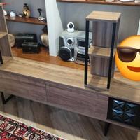 Mobile TV con mensole