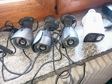 kit videosorveglianza 4 telecamere e DVR 