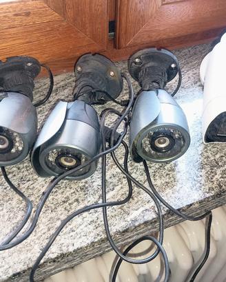 kit videosorveglianza 4 telecamere e DVR 