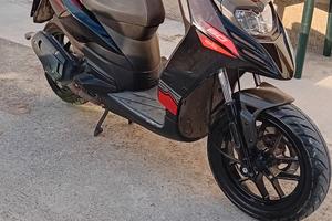Scooter 50cc aprilia sr motard  2t