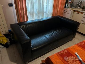divano nero in pelle