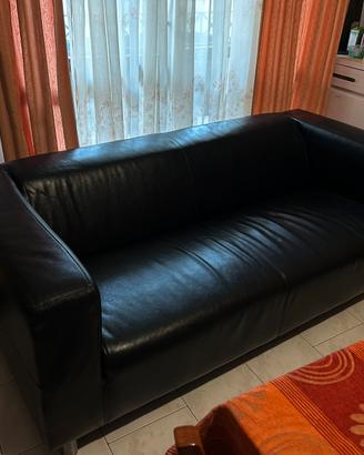 divano nero in pelle