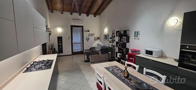 3 LOCALI A VALEGGIO SUL MINCIO