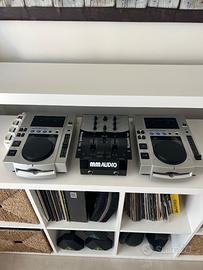Console con 2 cdj pioneer 100S + mixer Numark