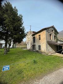 Rustico e terreno in Vittorio Veneto