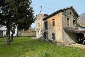 Rustico e terreno in Vittorio Veneto