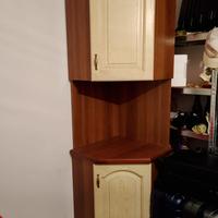 Mobile ad angolo in legno massiccio