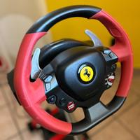 Postazione con volante xbox Ferrari 458