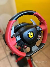 Postazione con volante xbox Ferrari 458