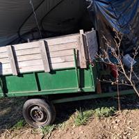 Rimorchio agricolo monoasse con sponde in legno