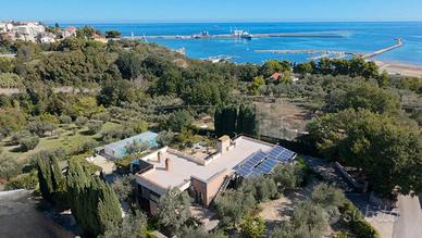 Villa Roselli con Piscina-Ortona Località Ciampino