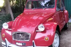 Citroen 2cv 6 da restaurare