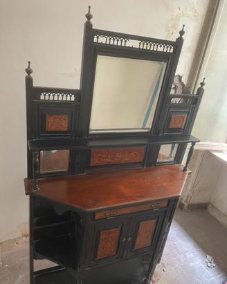 abinet antico in stile Vittoriano