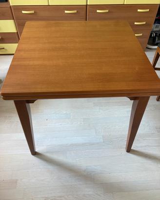 Tavolo apribile in legno 90x90 cm
