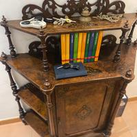 Mobile antico in radica