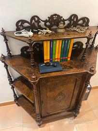 Mobile antico in radica