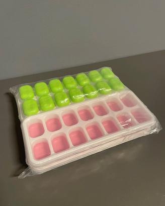 Set 4 Stampi per Ghiaccio in Silicone con Coperchi