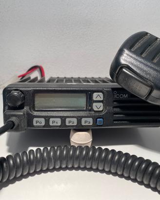 ICOM IC-F110. Veicolare civile banda VHF.Perfetto.