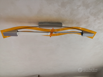 Lampadario a neon da soggiorno