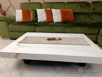 Tavolino in gres porcellanato effetto naturale