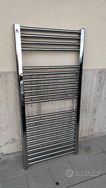 Radiatore scaldasalviette in acciaio