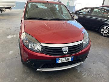 Dacia Sandero 1.6 8V Lauréate
