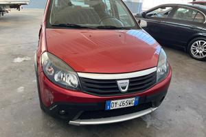 Dacia Sandero 1.6 8V Lauréate